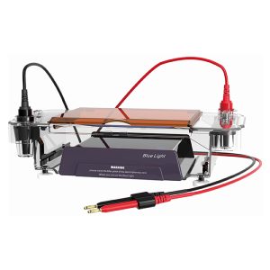 vaakasuora elektroforeesikammio sinisellä valaistuksella